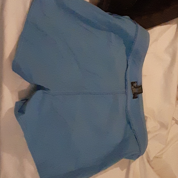 Shorts - Picture 4 of 5